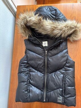 GAP Black Puffer Vest with Removable Faux Fur Hood Trim